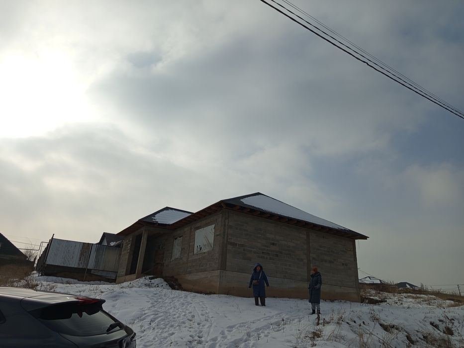 Продам дом не достроены