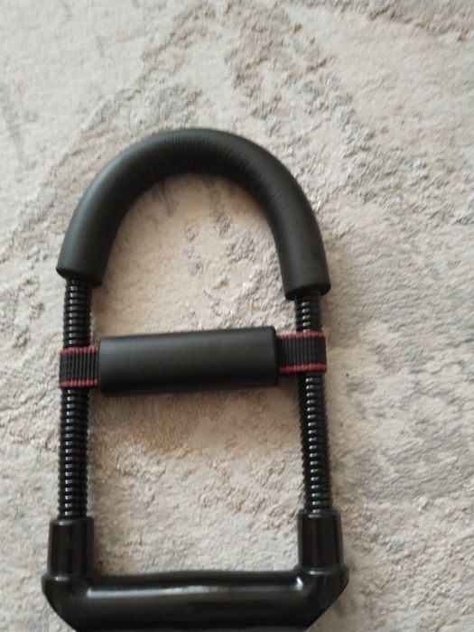 Продаю эспандер для мышцы рук хорошие