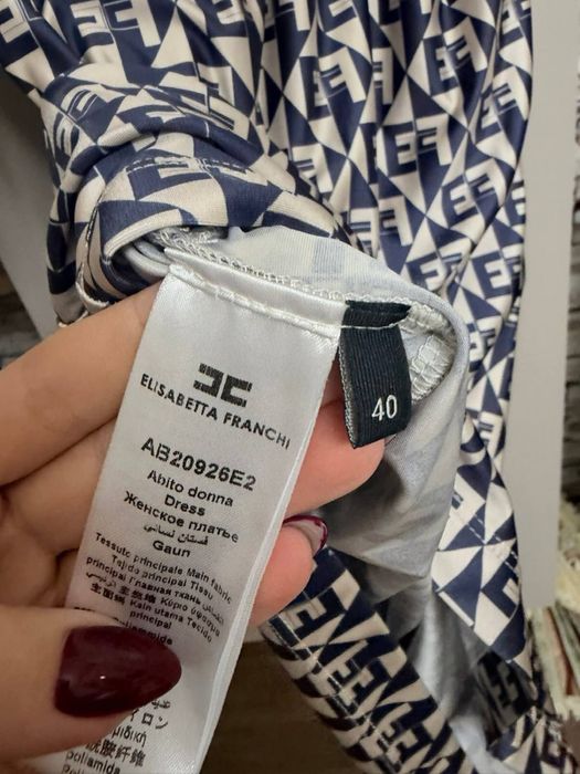 Рокля Elisabetta Franchi