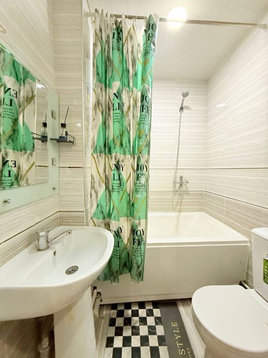 Frunze 2 honalik kv sotiladi