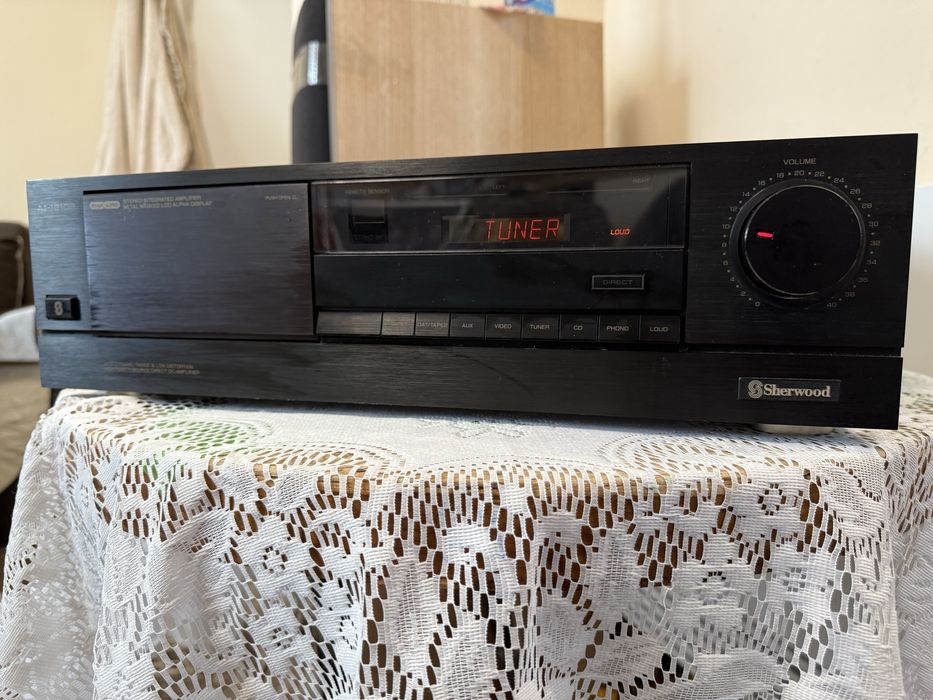 Sherwood AI-1210R Стерео усилвател