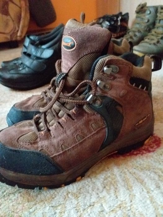 Продавам нови и като нови боти и ботуши.