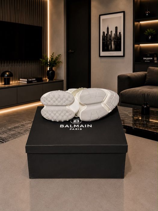 Balmain unicorn White
