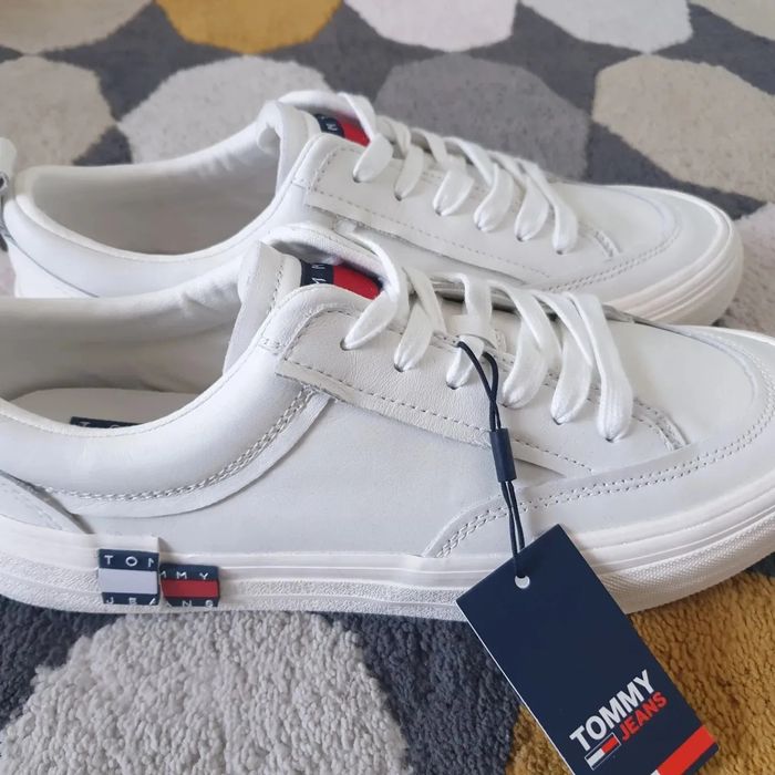 Tommy jeans 100% piele,marimi 44/45/46