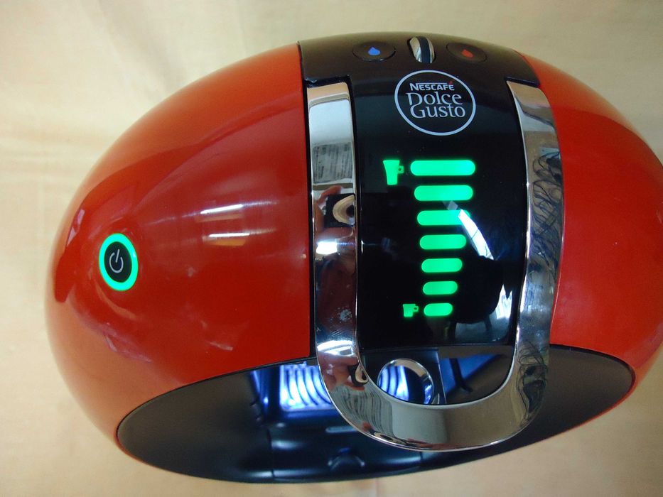 Кафемашина с гаранция 1 година Automat NESCAFÉ® система Dolce Gusto Delonghi Circolo.Red