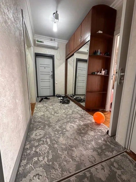 Продаю 3-х комнатную квартиру Сергели Куйлюк 5