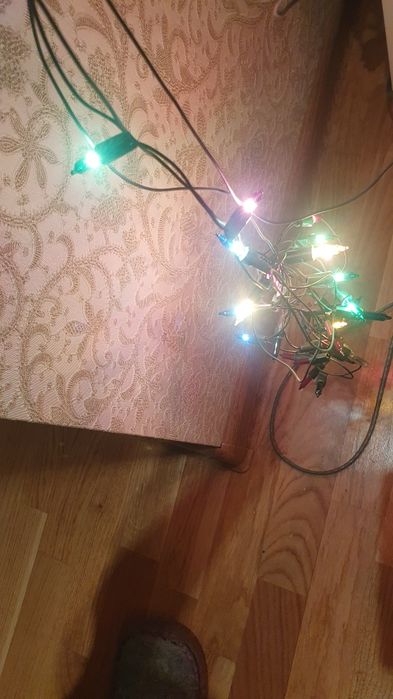 Продаем ёлочные игрушки.