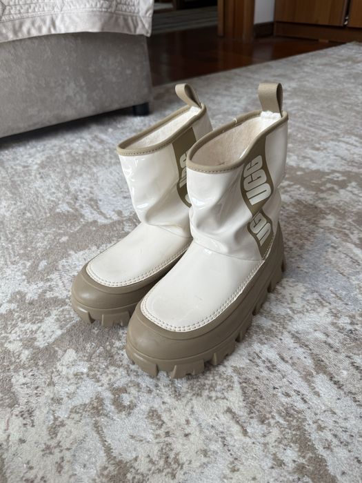 Женская обувь UGG