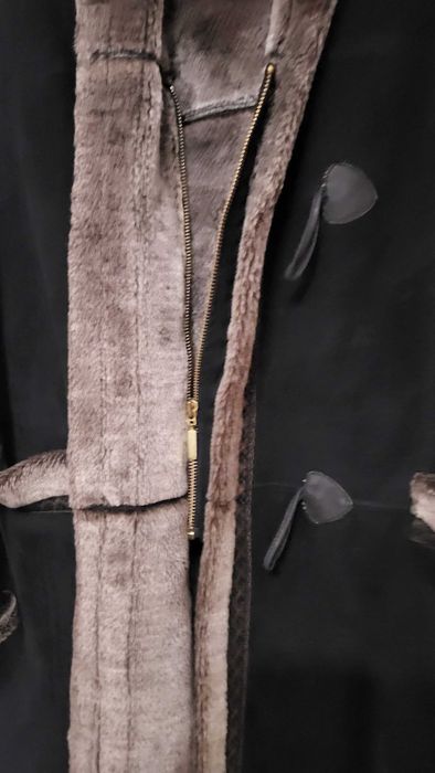 Палто - еко кожа/дължина -средна