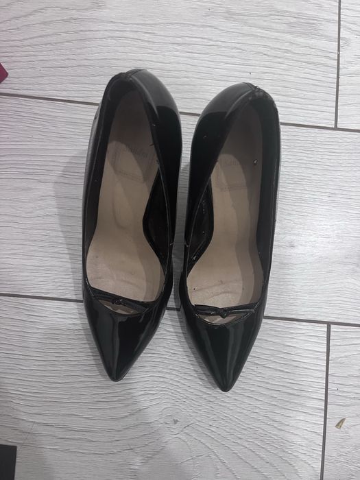 Продам лакированные туфли