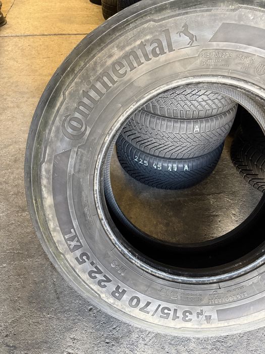 2 anvelope camion directie 315/70/22.5 , Continental , 11 mm !