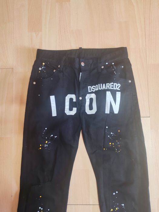 Vând blugi DsQuared2