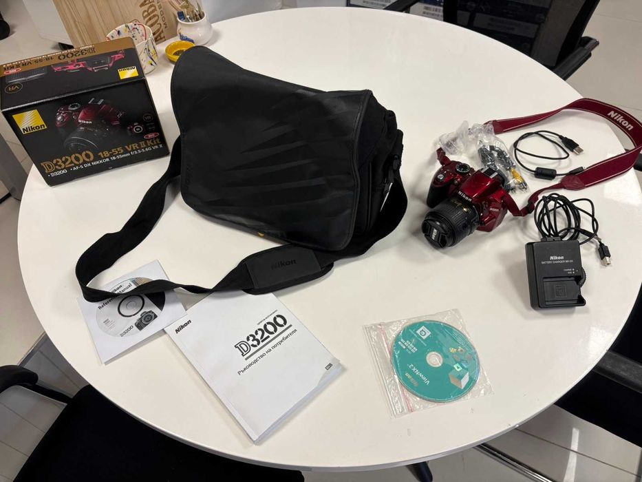 Nikon D3200 + 18-55 VR II Kit (като нов) + чанта + аксесоари