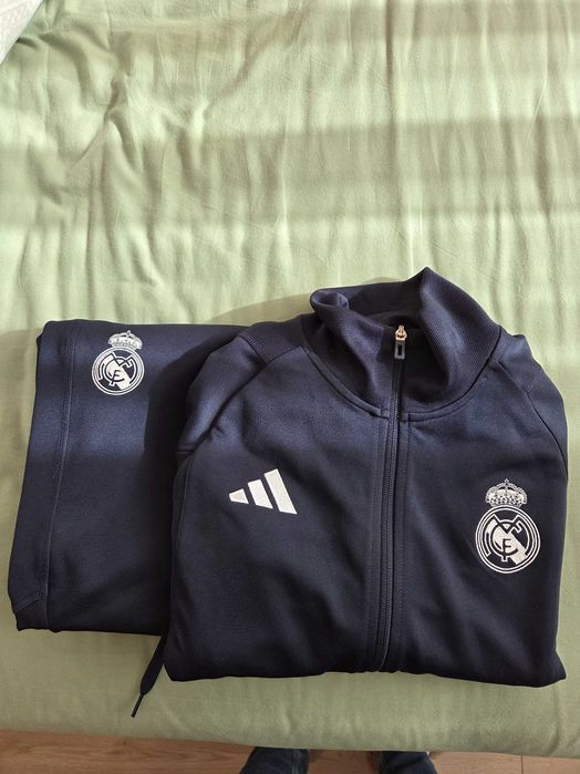 Оригинален анцуг Адидас Реал Мадрид, М размер. ADIDAS