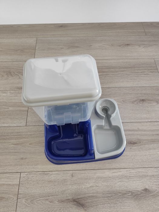 Хранилка и поилка 2в1 за животни