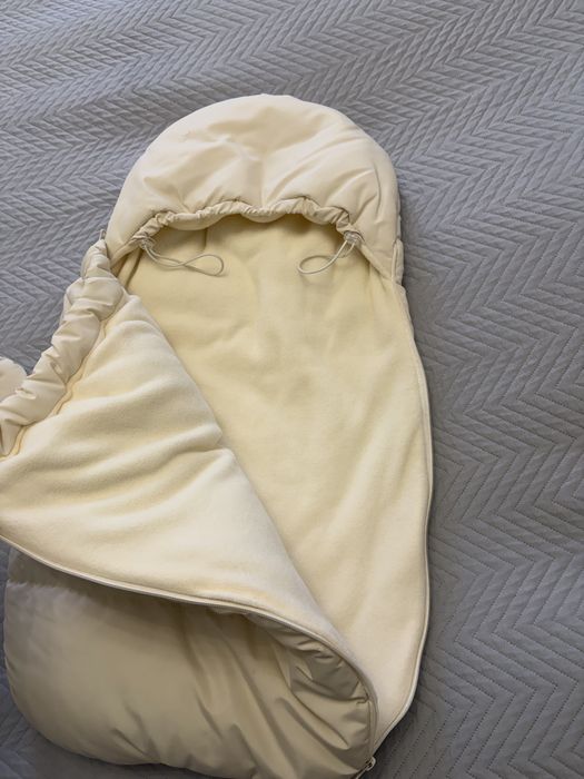 Продам новый конверт с комбезом на выписку