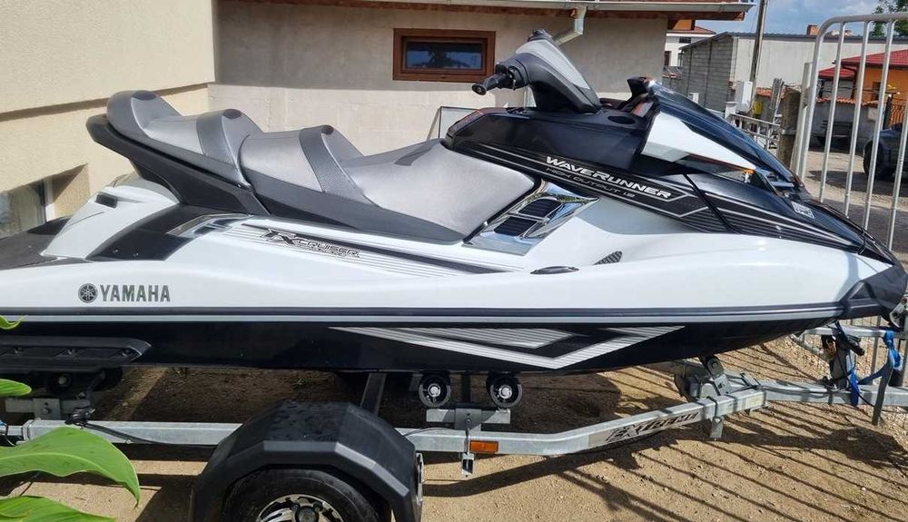 Двет YAMAHA Waverunner 1800
