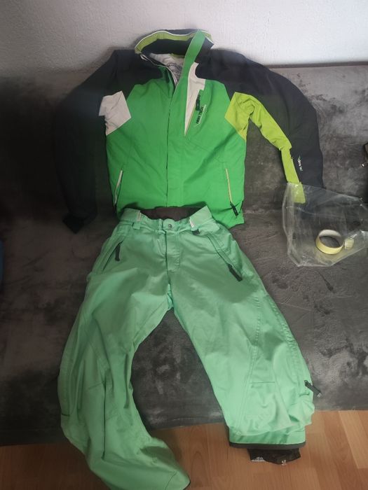 Geaca si pantaloni ski
