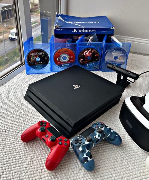 PlayStation 4 PRO{1tb} +VR,очки с 4дисками