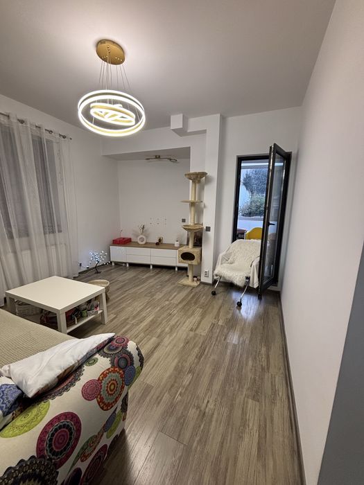 Inchiriere Apartament 2 camere, mobilat și utilat complet, centrala, curte proprie – metrou 1 Mai