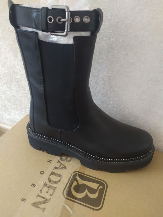 Продам новые ботинки кожаные