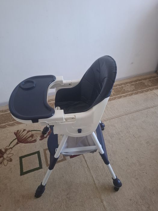 Детскаие    стол