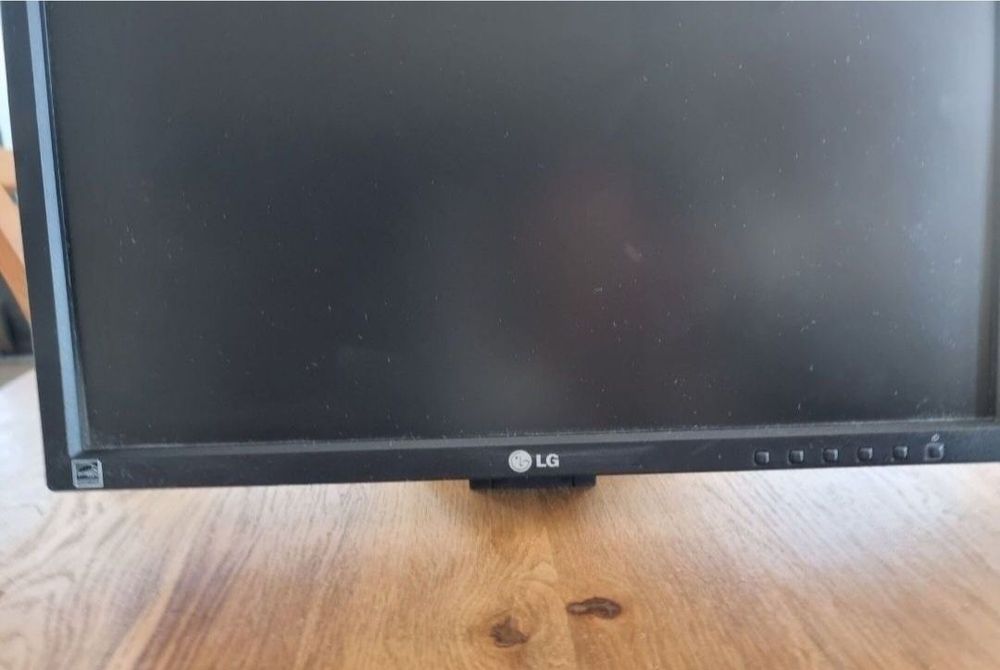 Monitor gaming LG 19 inch