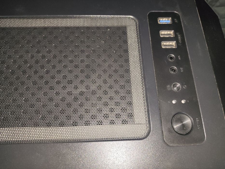 Геймърски компютър Ryzen 5 3600, 16 ram,  Rx 570