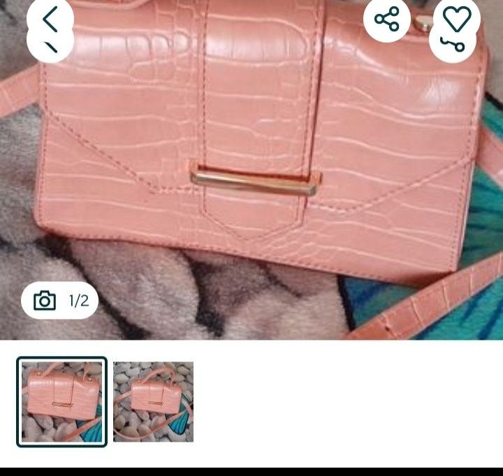 Vînd gentuță elegantă