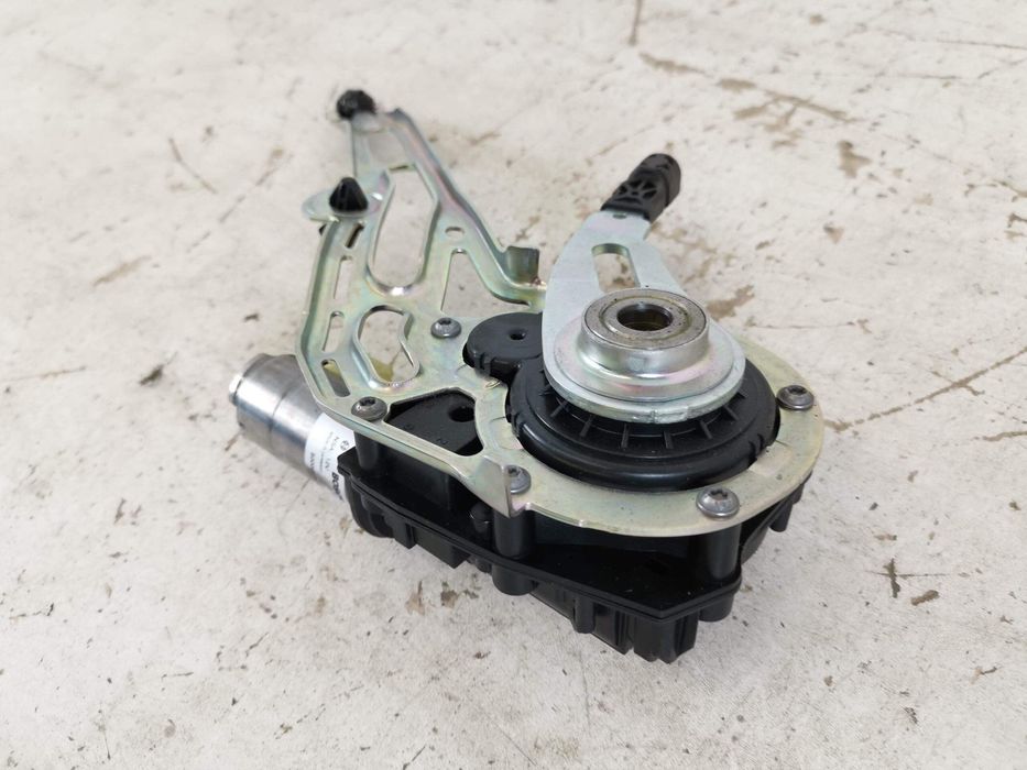 Моторче за отваряне на багажник Мерцедес-Бенц / Mercedes-Benz C-Class