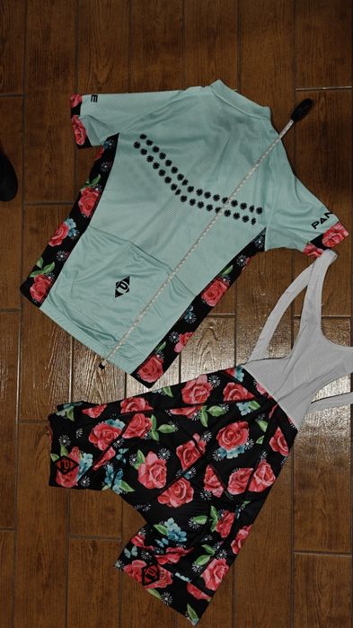 Costum ciclism Panache, dama, mar S-M (bluza Small, pantaloni Medium)