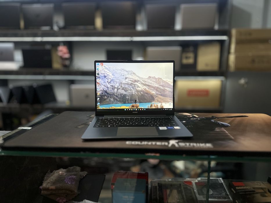 Мощный офисный ноутбук Huawei Intel Core i5-1240P