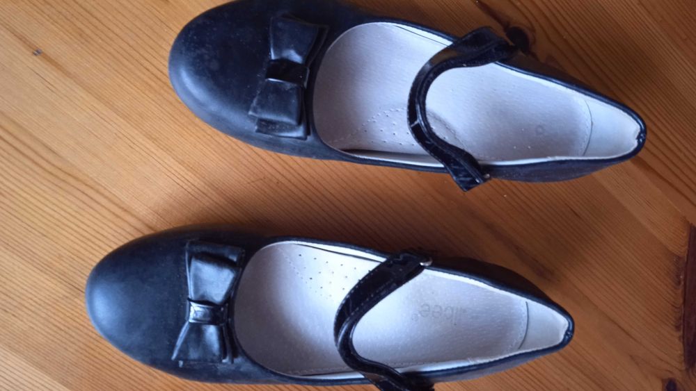 Черни официални обувки 35 номер