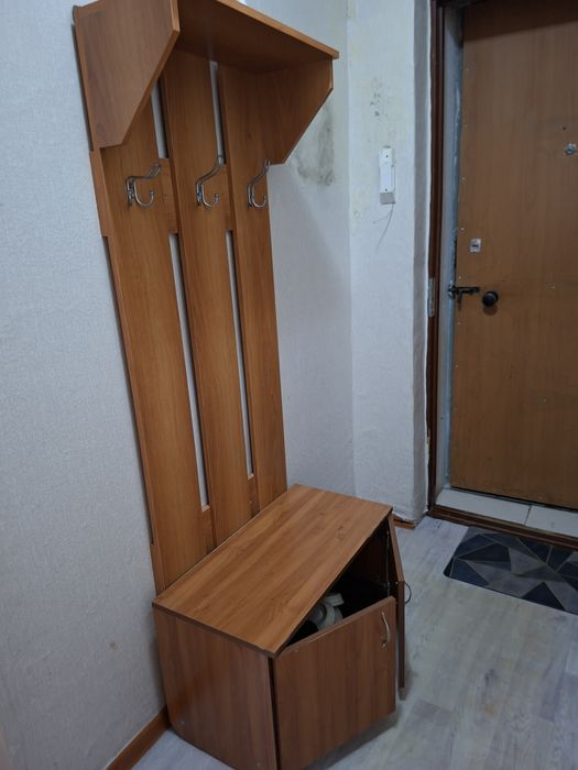 Продам прихожую б/у