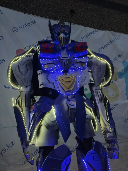 Трансформеры Оптимус Прайм и Мегатрон в наличии