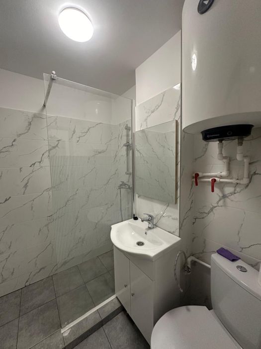 Garsoniera de vanzare, a fost renovata recent pana la placa