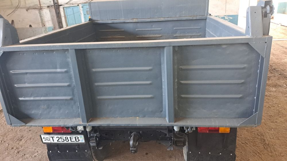 Зил самосвал 130.