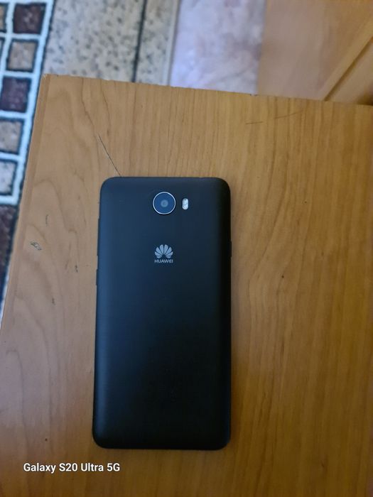 Продам телефон HUAWEI