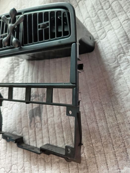 Центральная рамка пассат б3