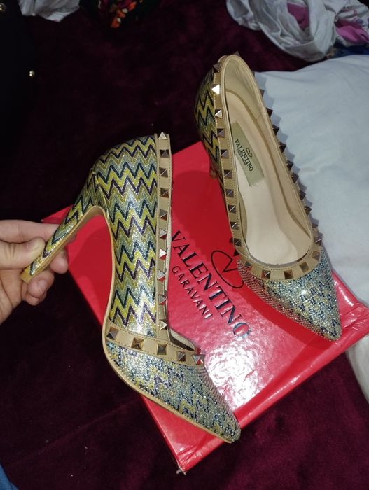 Ayollar tuflisi 1 marta kiyilgan raddomdan chiqishda женская туфли