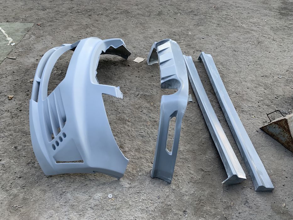 Продам передний бампер на инфинити FX-35