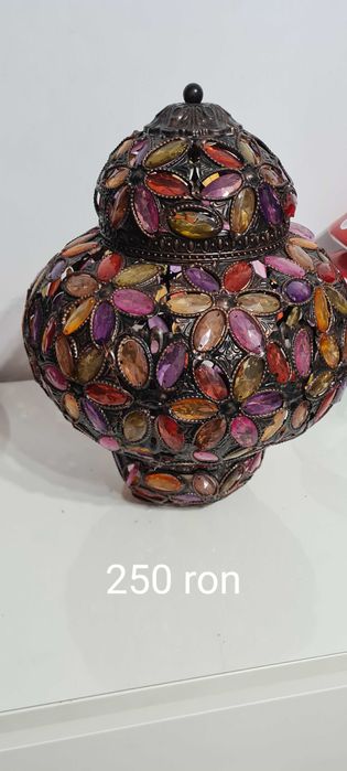 Lampi Tiffani deosebite