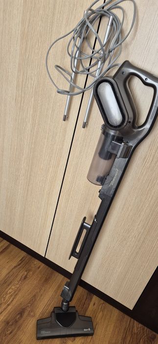 Вертикална прахосмукачка