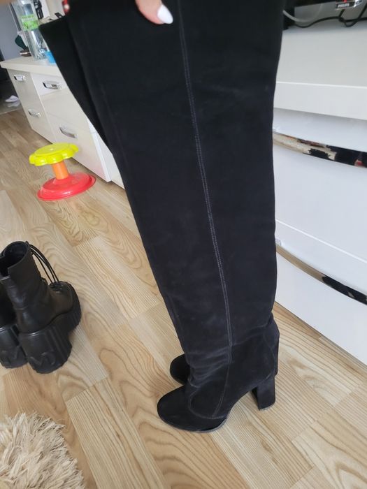 Cizme lungi din piele întoarsa