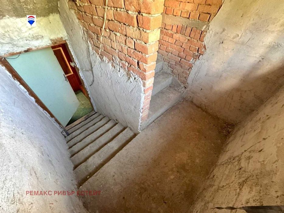 Къща на два етажа за продажба  в гр. Две могили