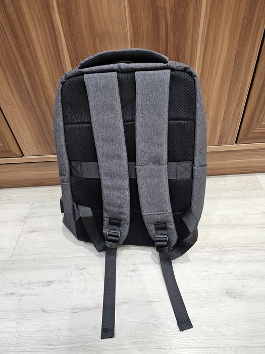 Продаётся рюкзак под ноутбук HONOR