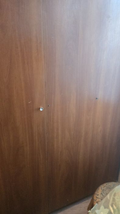 Шкаф отдадим бесплатно