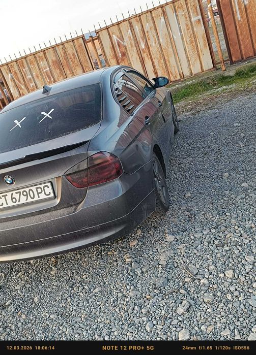 БМВ е 90 2005Г Бензин