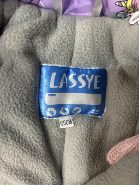 Продам зимний комбинезон для девочки