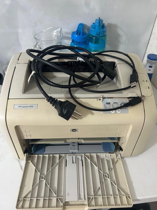 Продаётся принтер HP 1018